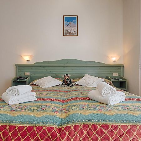 Hotel Aurora Рокка-Пьеторе Экстерьер фото