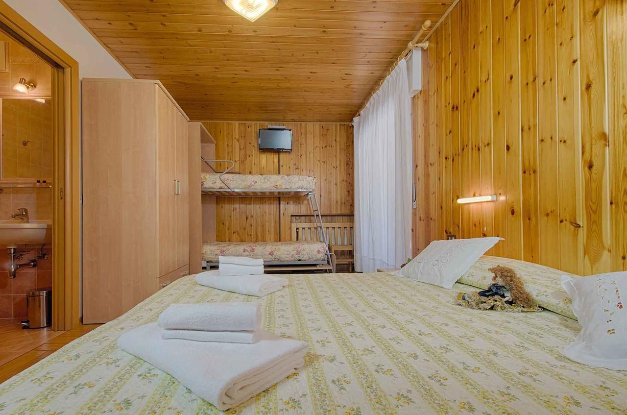 Hotel Aurora Рокка-Пьеторе Экстерьер фото