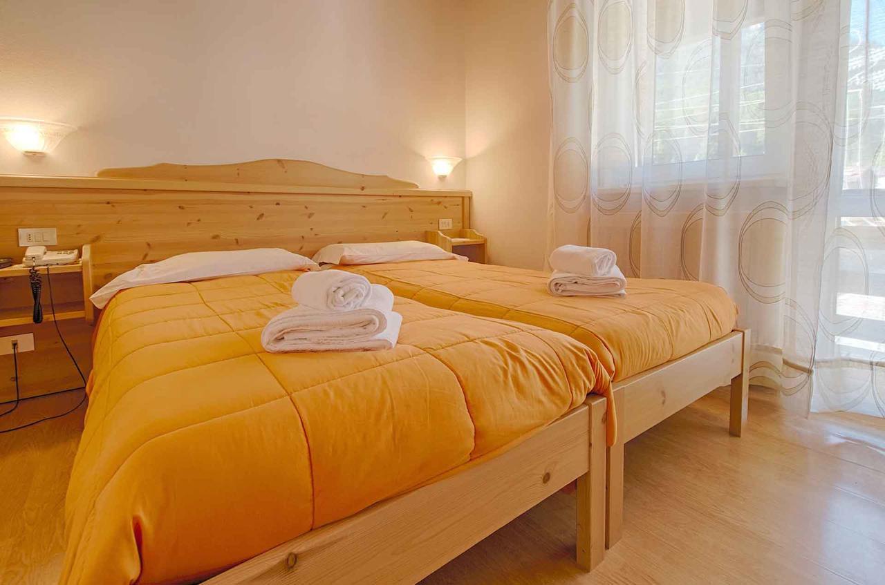 Hotel Aurora Рокка-Пьеторе Экстерьер фото